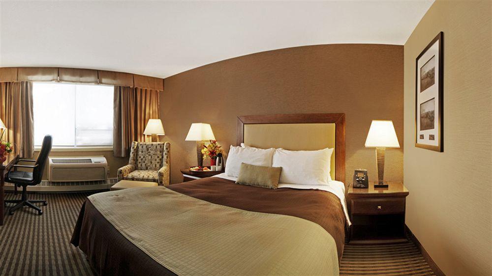 Best Western Premier Denham Inn & Suites Leduc Exteriör bild